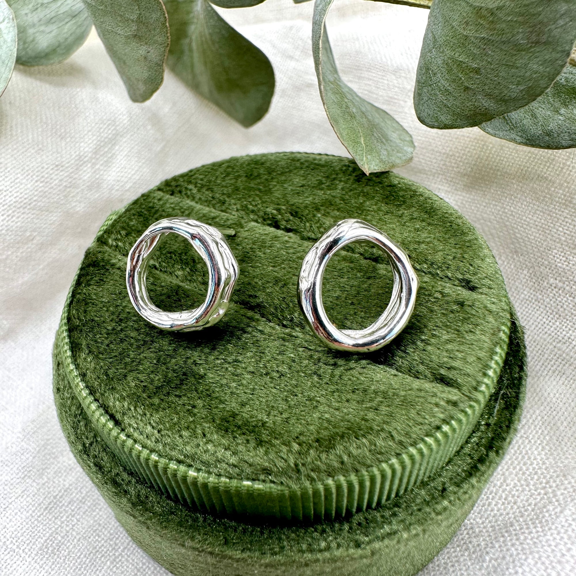 Circle, Melt Studs